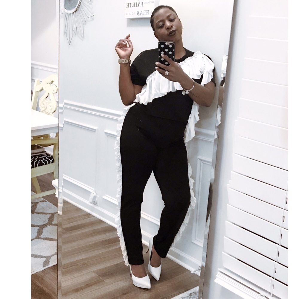 BRAND NEW RUFFLED 2-PC JOGGER SET!